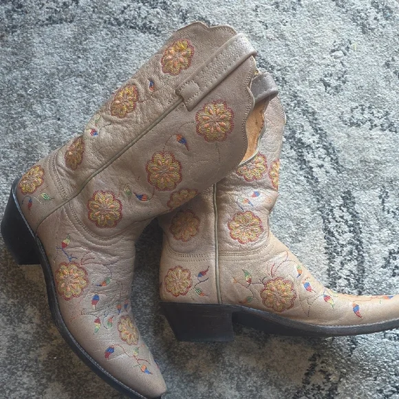 Lucchese Tan Leather Boot Interior Detail - Picture 9 of 11